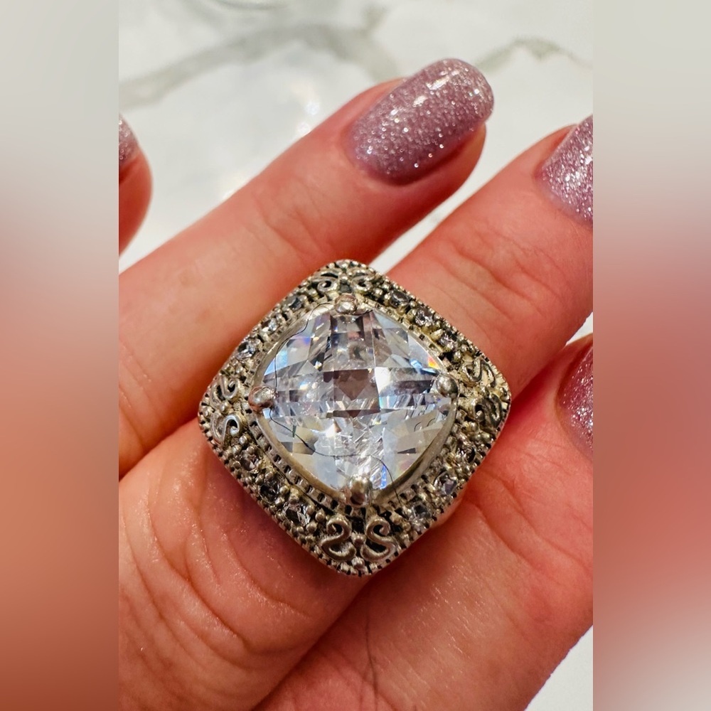 Gorgeous Statement Ring - image 3